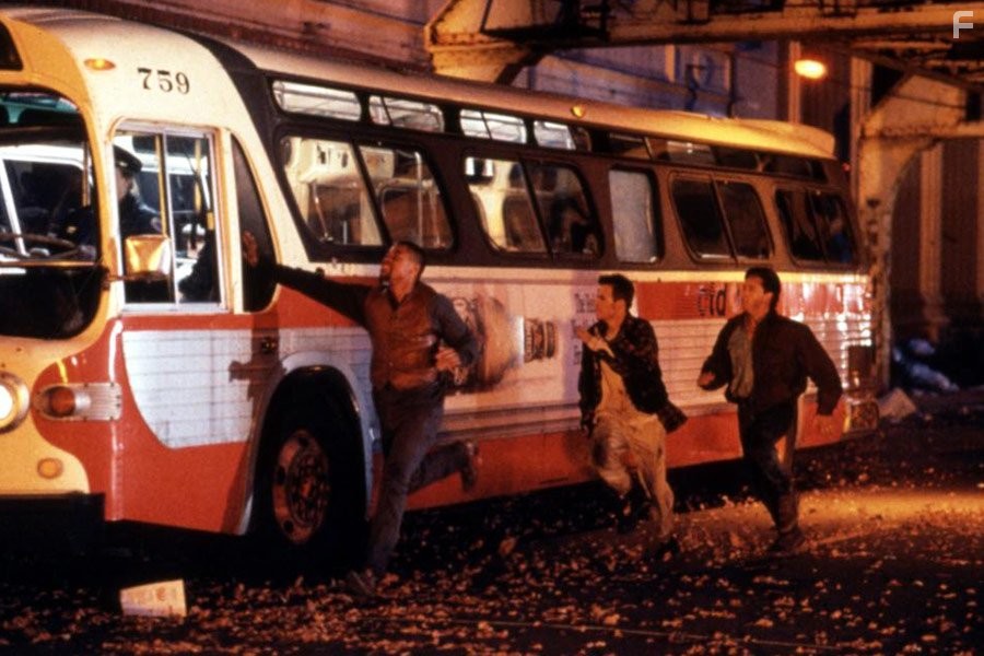 Emilio Estevez, Cuba Gooding Jr., and Stephen Dorff in Ночь страшного суда (1993)