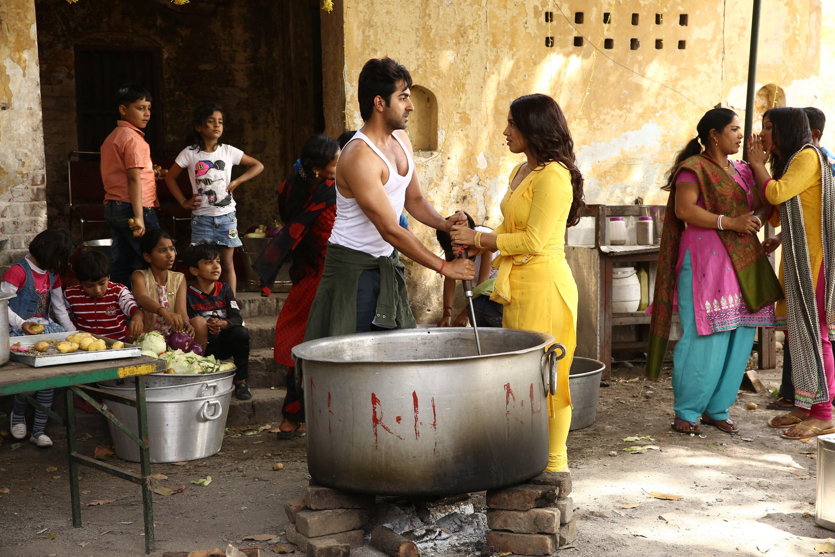 Ayushmann Khurrana and Bhumi Pednekar in Shubh Mangal Saavdhan (2017)