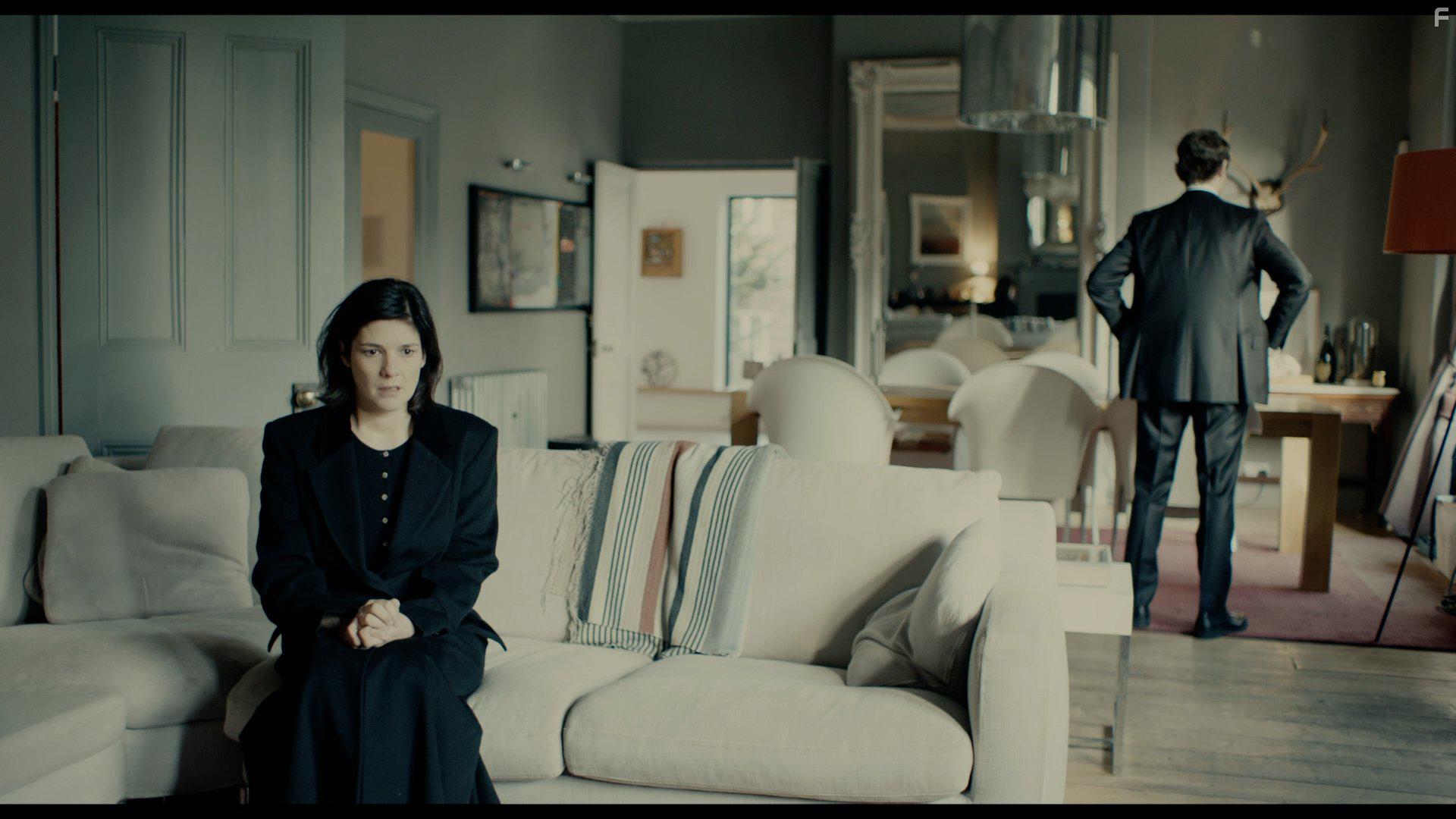 Jasmine Hyde and Richard Flood in The Unseen (2017)