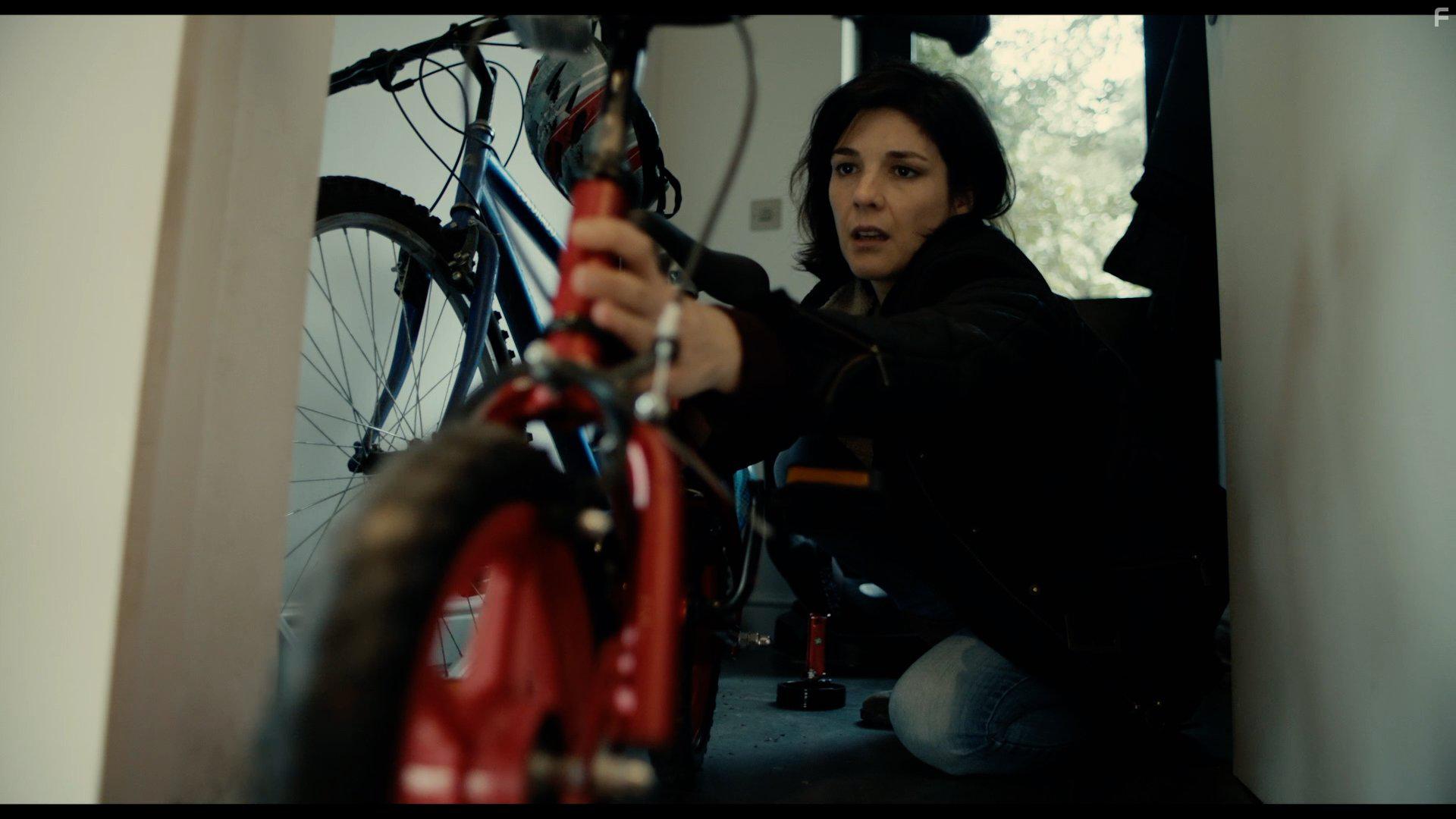 Jasmine Hyde in The Unseen (2017)