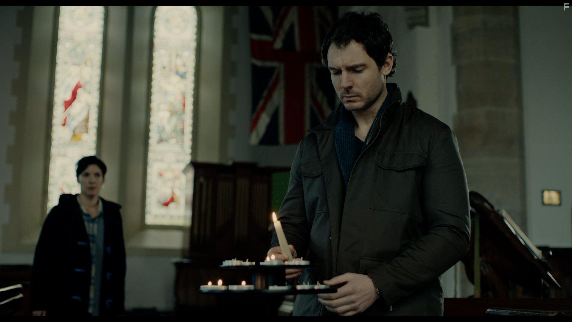 Jasmine Hyde and Richard Flood in The Unseen (2017)