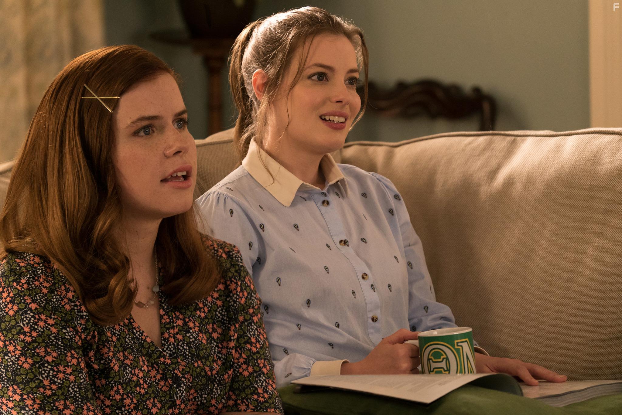 Gillian Jacobs and Jessie Ennis in Life of the Party (2018)