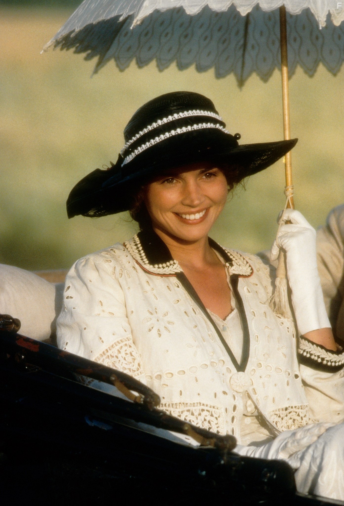 Julia Ormond in Легенды осени (1994)