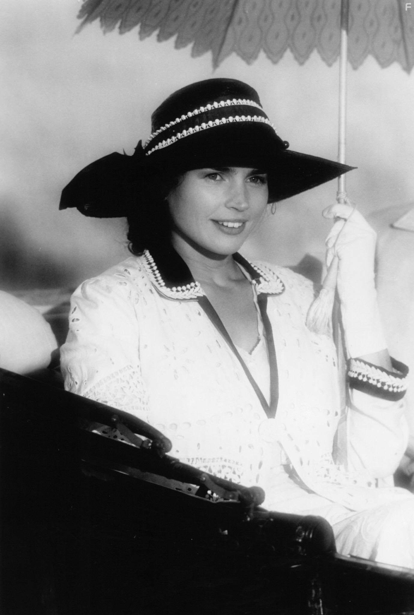 Julia Ormond in Легенды осени (1994)