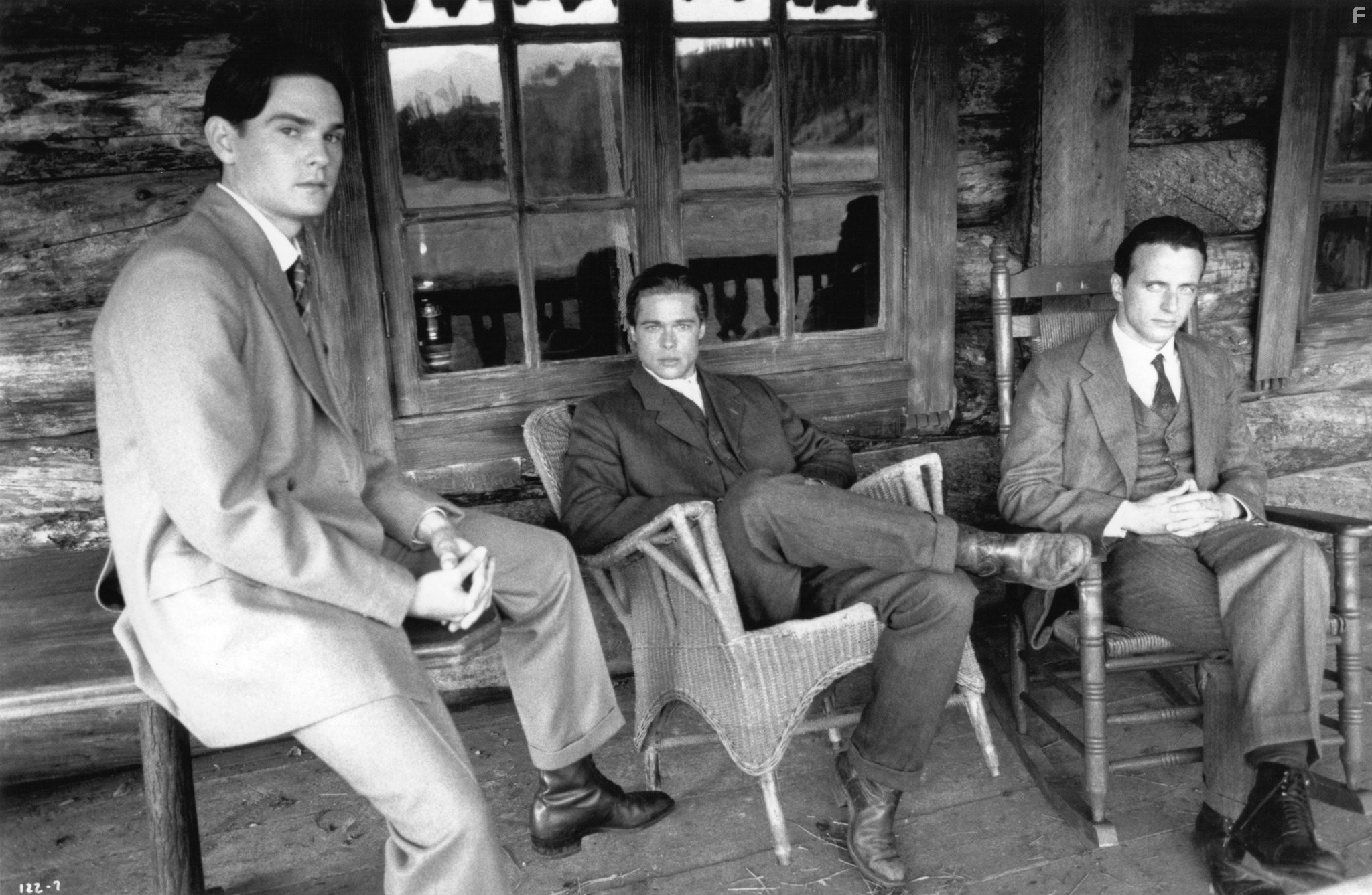 Brad Pitt, Aidan Quinn, and Henry Thomas in Легенды осени (1994)