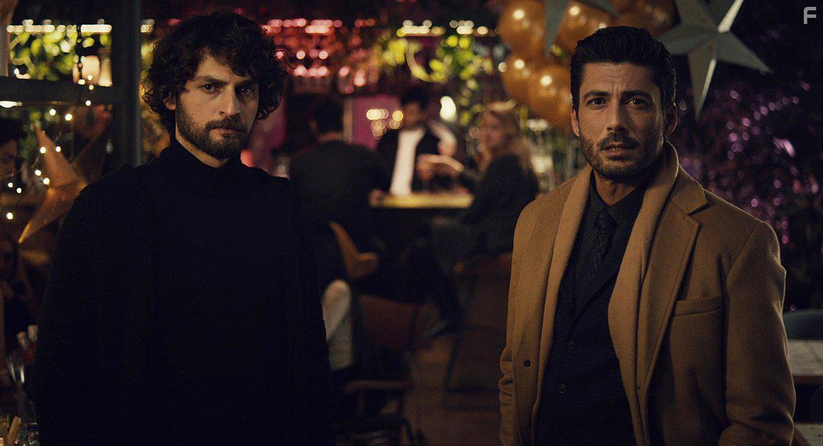 Birkan Sokullu in Hayat Sarkisi (2016)