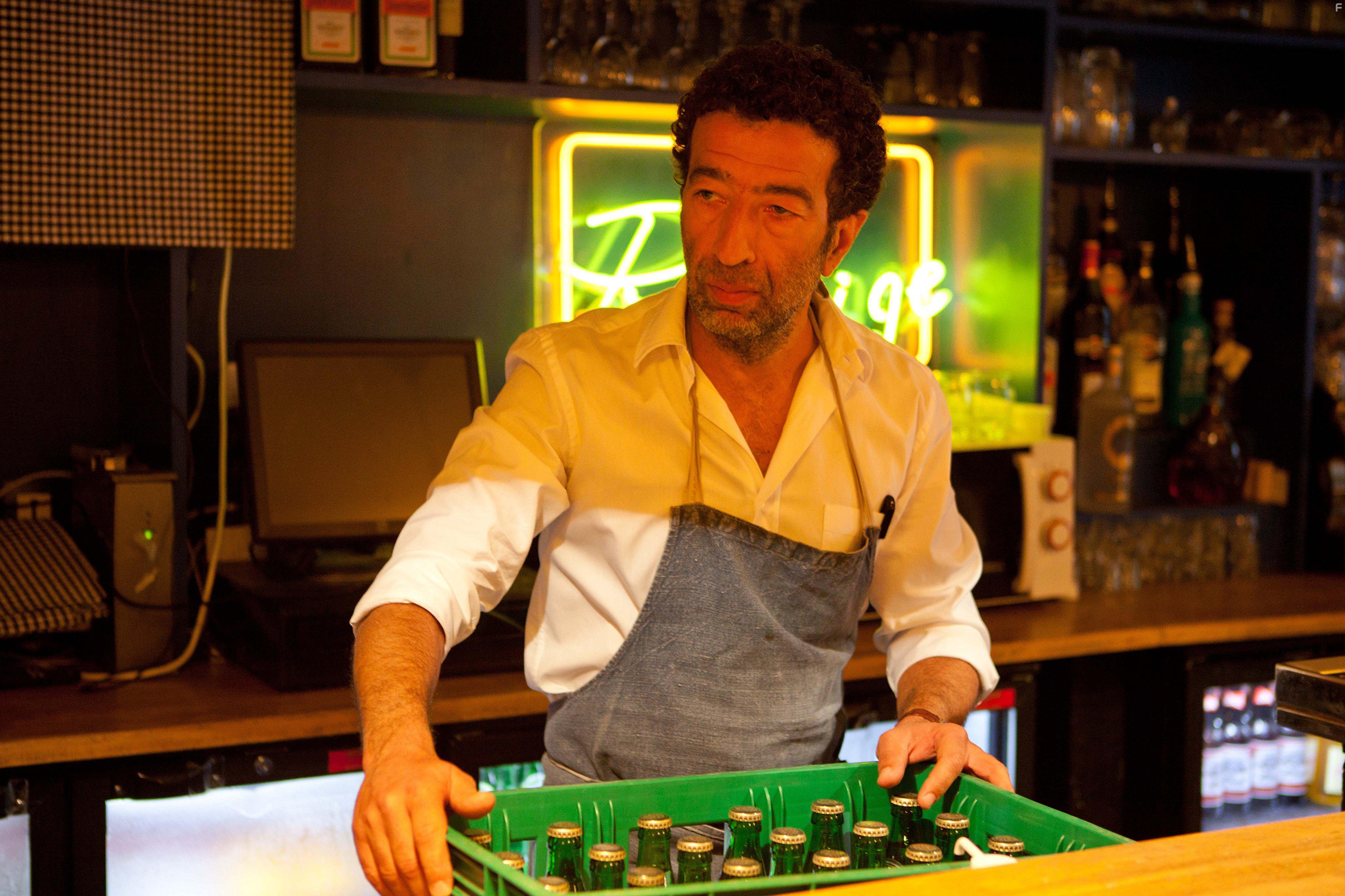 Slimane Dazi in Les derniers Parisiens (2016)