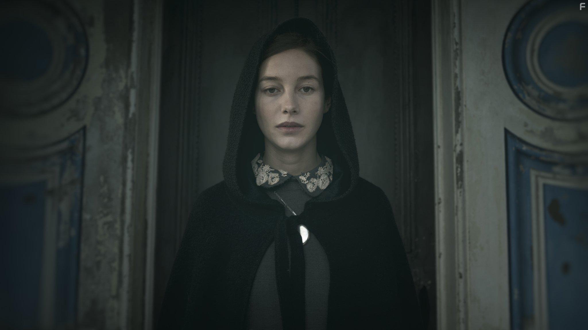 The Lodgers (2017)