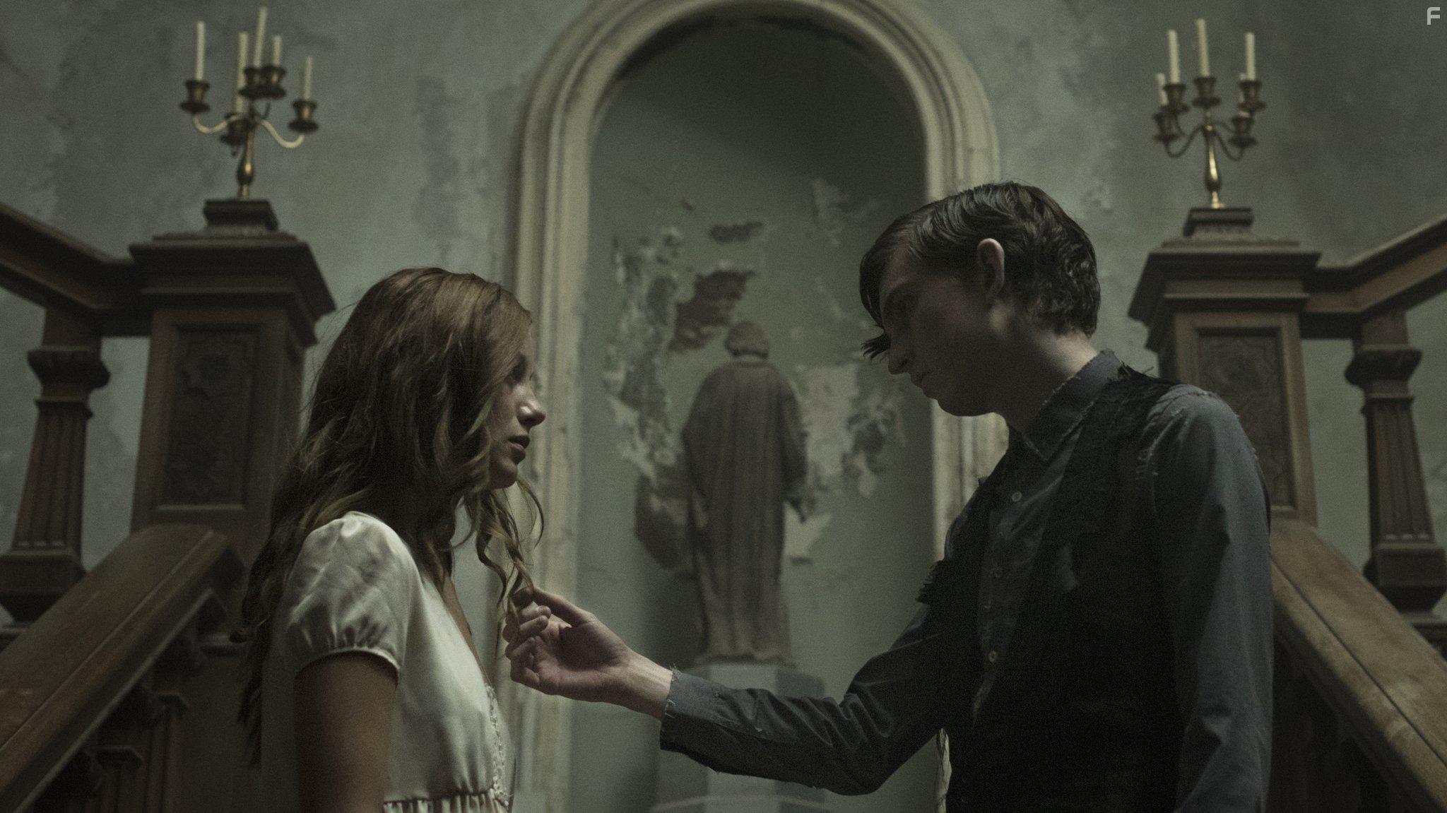 The Lodgers (2017)