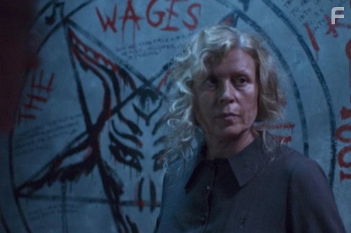 Leslie Easterbrook in Дом (2008)