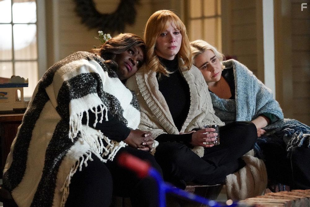 Christina Hendricks, Retta, and Mae Whitman in Good Girls (2018)