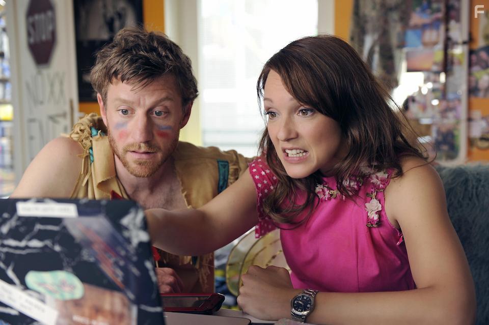 Maxim Mehmet and Carolin Kebekus in Schatz, nimm Du sie! (2017)