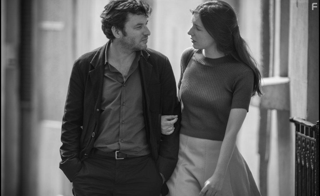 ric Caravaca and Louise Chevillotte in L'amant d'un jour (2017)