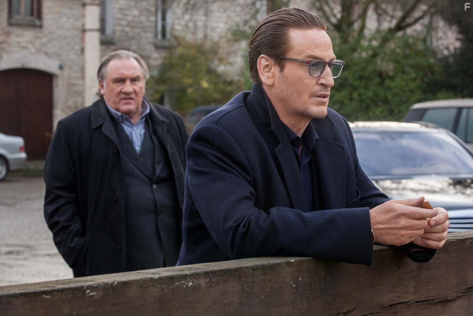 Grard Depardieu and Benot Magimel in Carbone (2017)