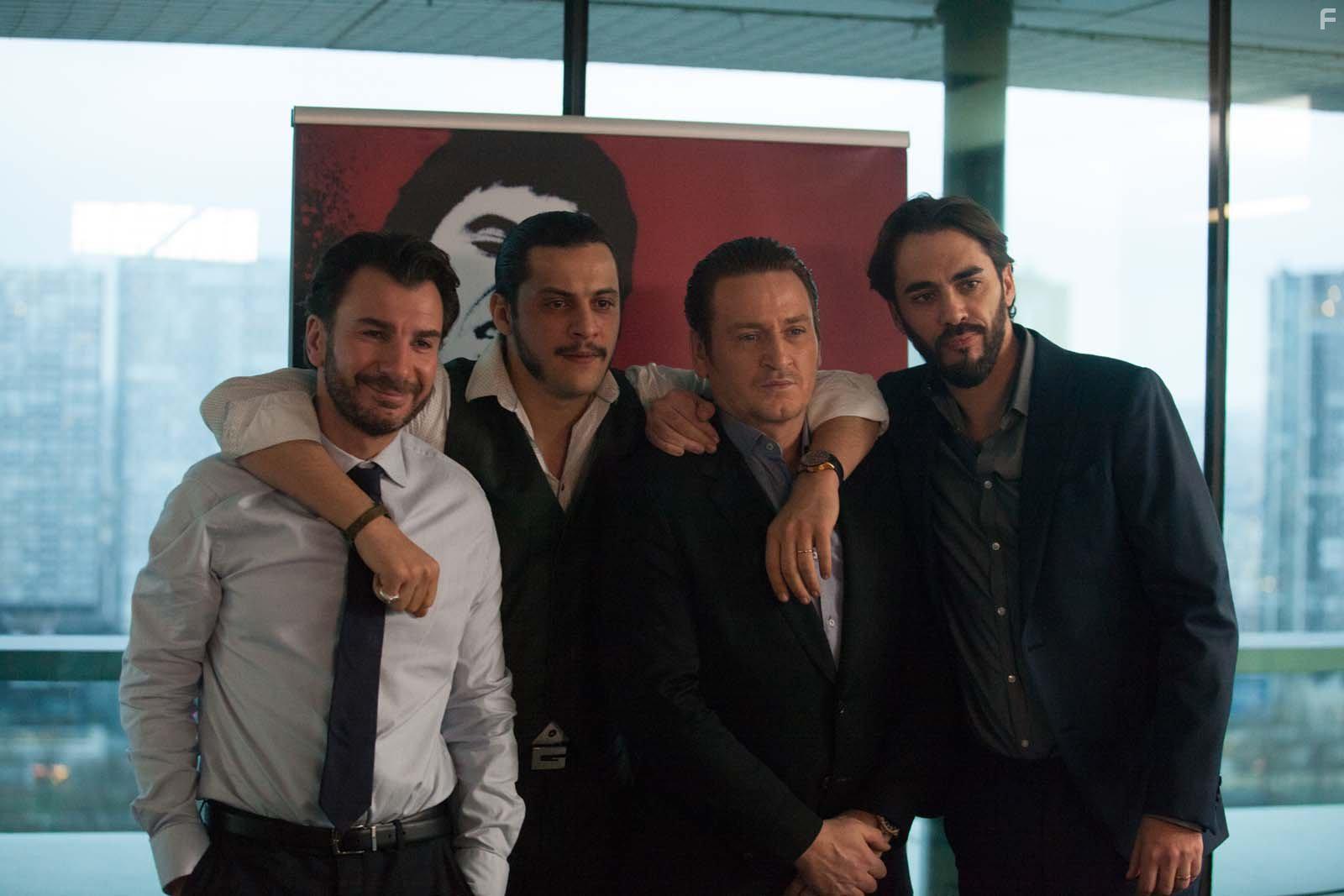 Benot Magimel and Michal Youn in Carbone (2017)