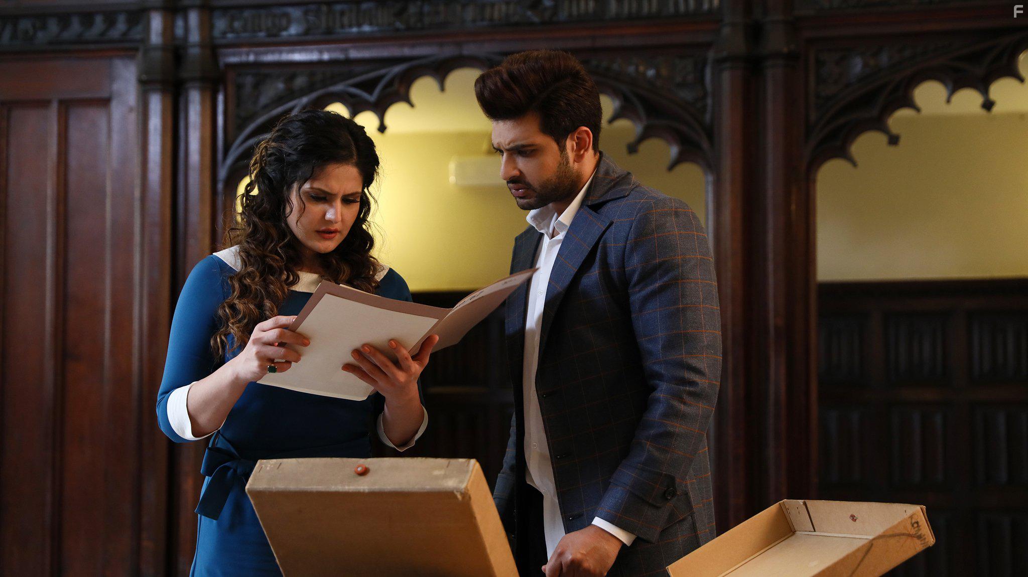 Zarine Khan and Karan Kundrra in 1921 (2018)