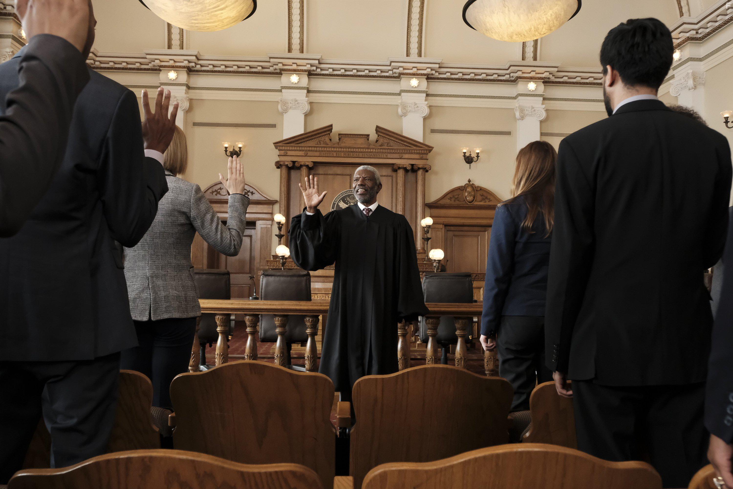 Vondie Curtis-Hall in For the People (2018)