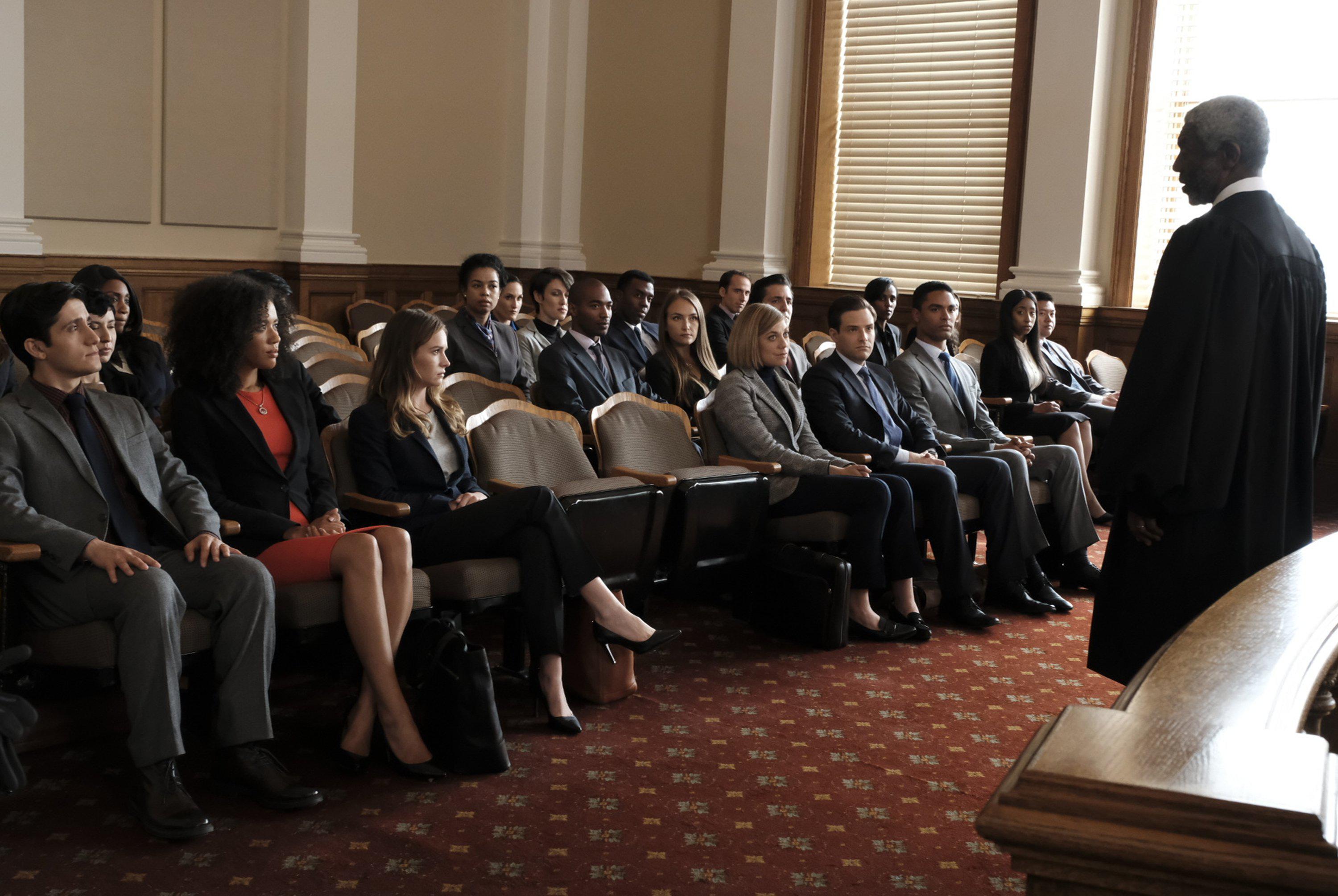 Vondie Curtis-Hall, Britt Robertson, Reg-Jean Page, Ben Rappaport, Wesam Keesh, Jasmin Savoy Brown, and Susannah Flood in For the People (2018)