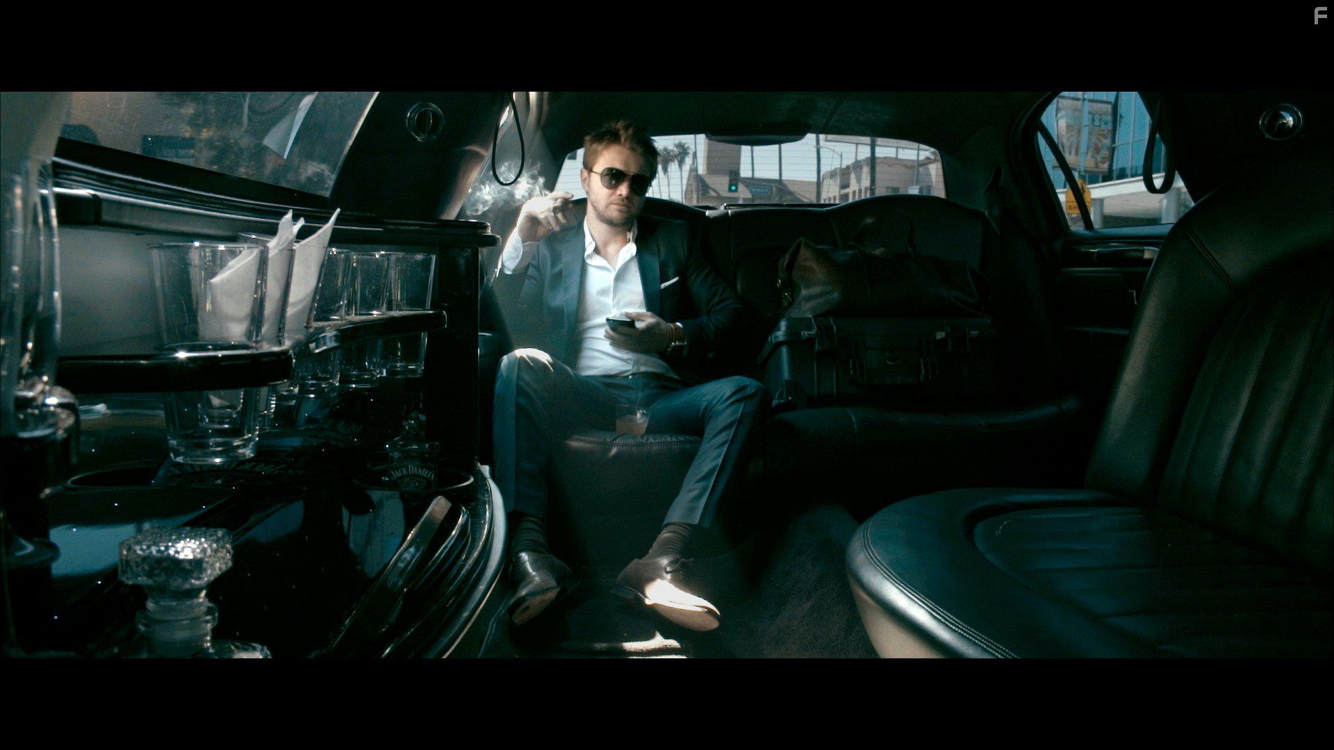 Emiliano Ruschel in Maverick: Manhunt Brazil (2016)