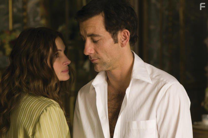 Julia Roberts and Clive Owen in Duplicity (2009)