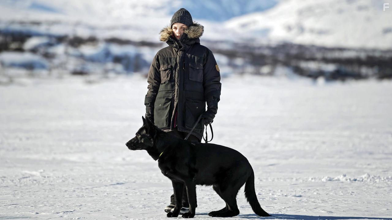 Ida Engvoll in Rebecka Martinsson: Svart stig: Del 1 (2017)