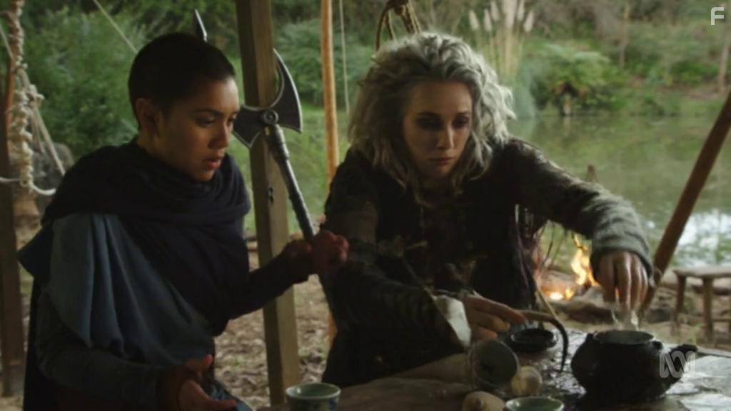 Luciane Buchanan and Emilie Cocquerel in The New Legends of Monkey (2018)