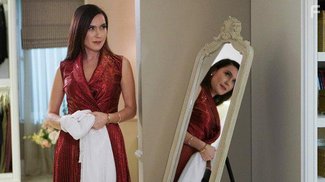 Sevval Sam in Altin Tepsi (2018)