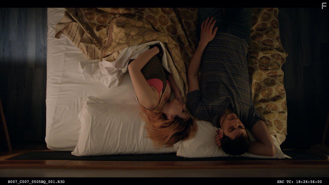 Luca Marinelli and Isabella Ragonese in Il padre d'Italia (2017)