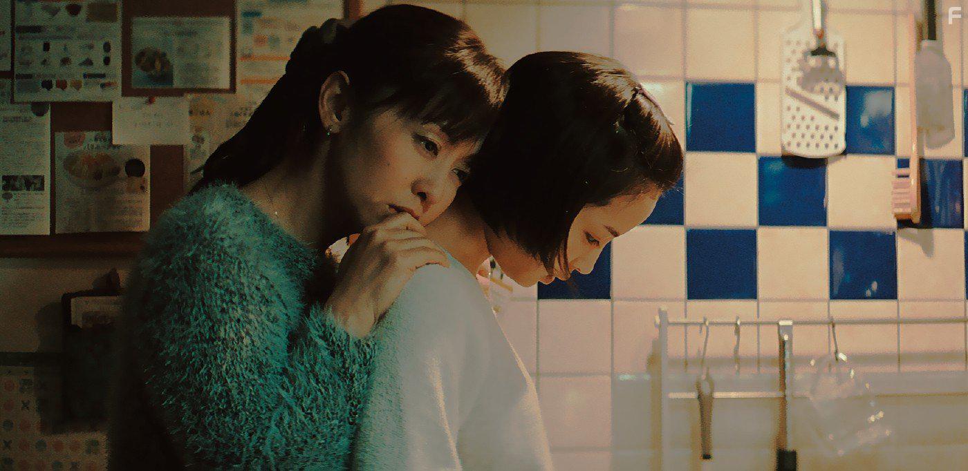 Yuki Sait and Suzu Hirose in Sandome no satsujin (2017)