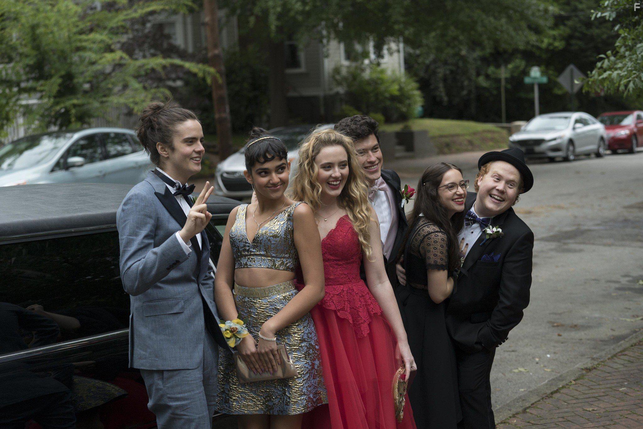 Miles Robbins, Kathryn Newton, Graham Phillips, Jimmy Bellinger, Gideon Adlon, and Geraldine Viswanathan in Blockers (2018)