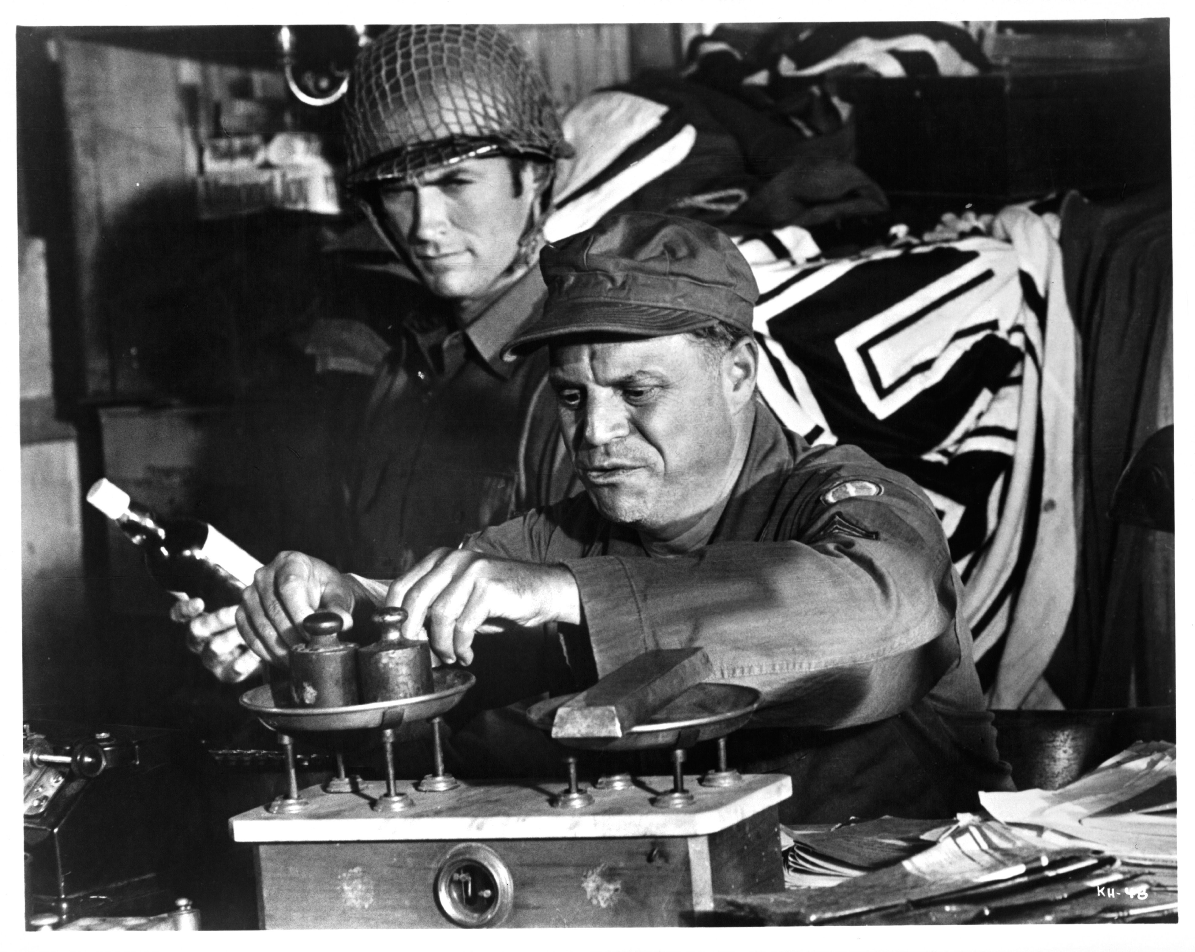 Clint Eastwood and Don Rickles in Герои Келли (1970)