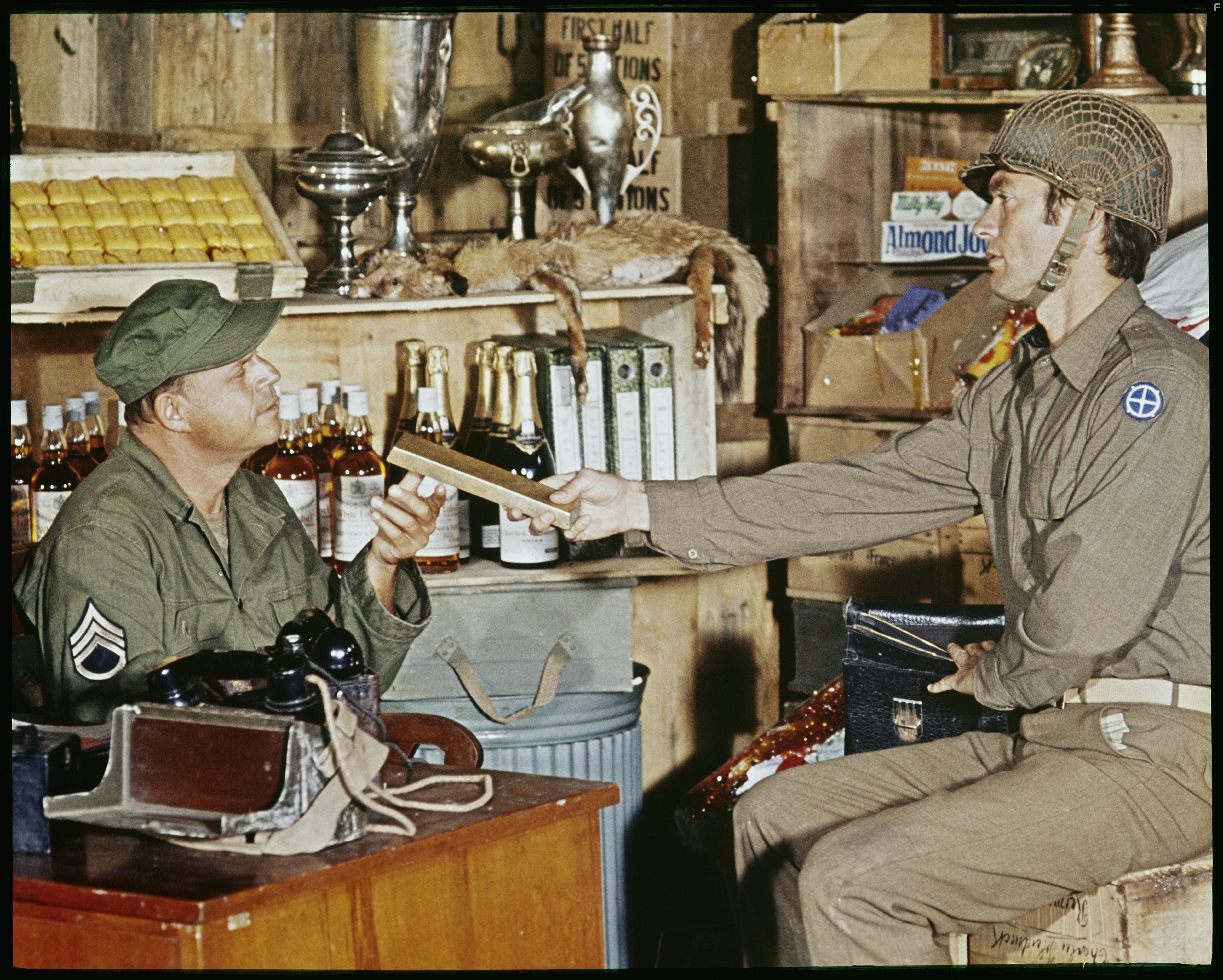 Clint Eastwood and Don Rickles in Герои Келли (1970)