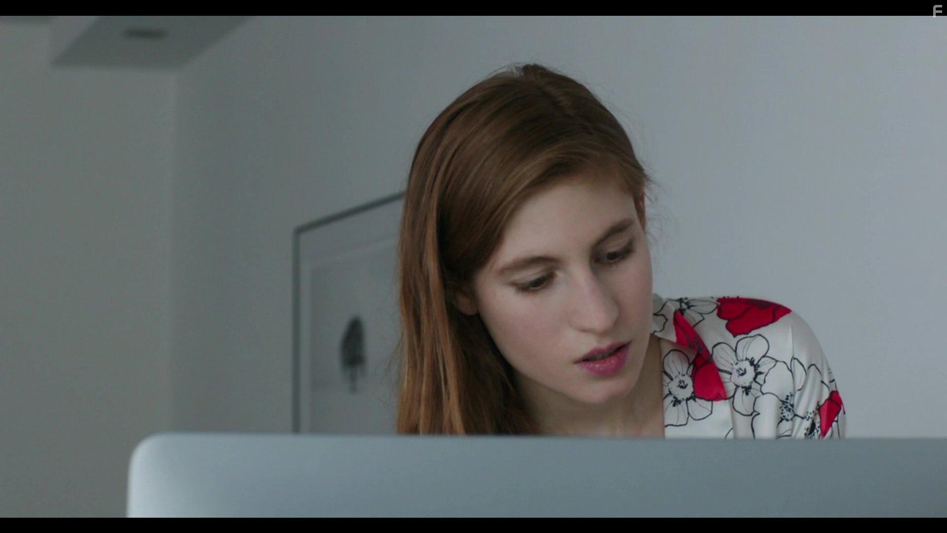 Agathe Bonitzer in Tout de suite maintenant (2016)