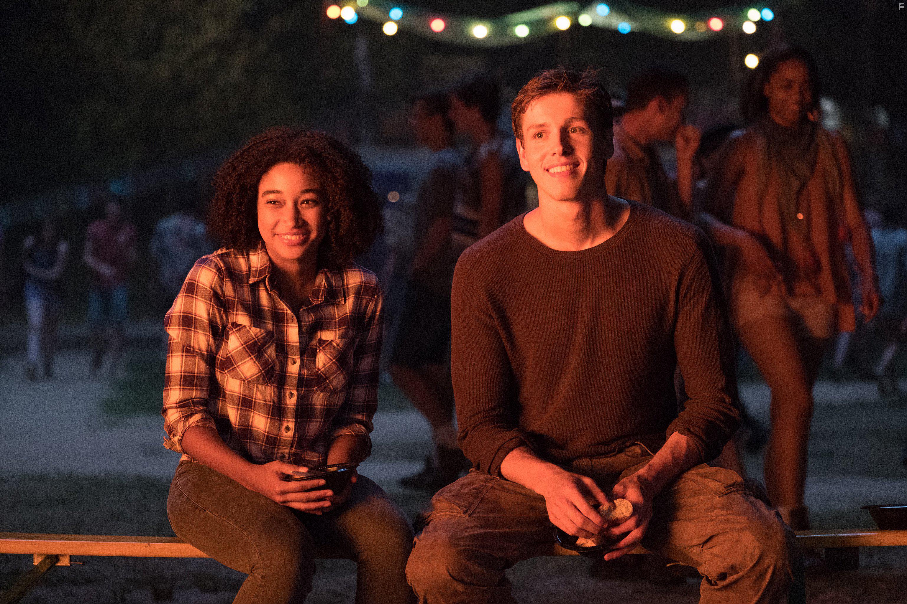 Amandla Stenberg and Harris Dickinson in The Darkest Minds (2018)