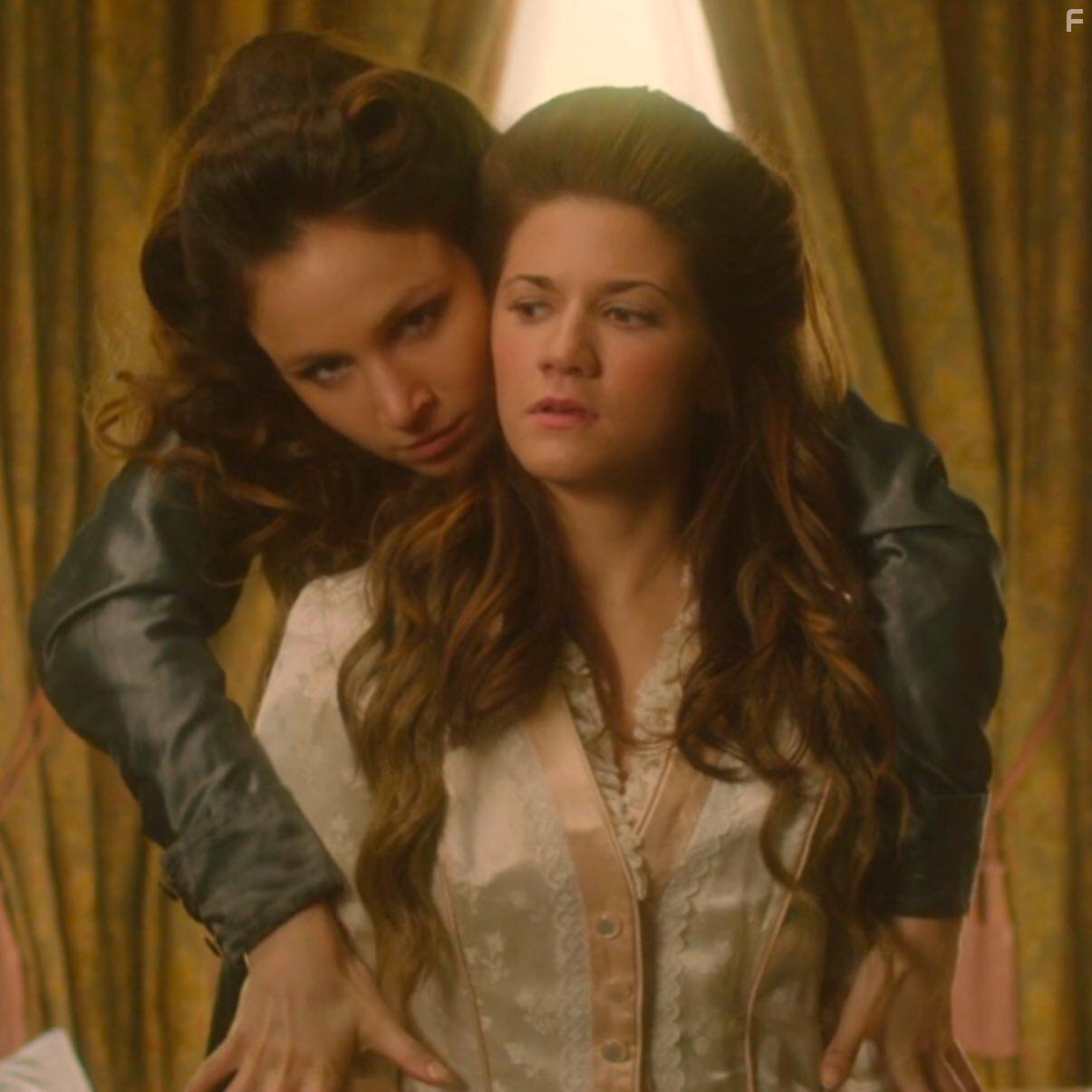 Dominique Provost-Chalkley and Elise Bauman in The Carmilla Movie (2017)