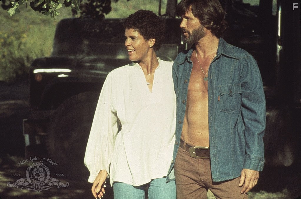 Kris Kristofferson and Ali MacGraw in Конвой (1978)