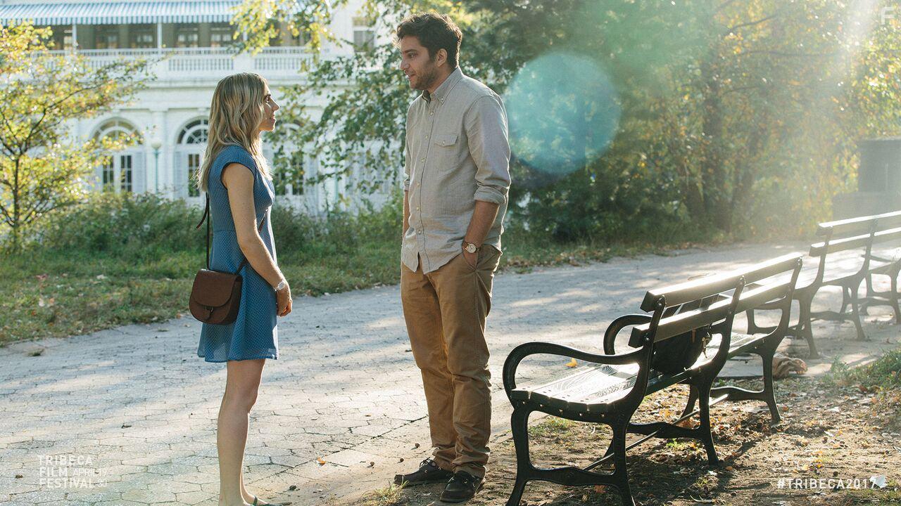 Zosia Mamet and Matthew Shear in The Boy Downstairs (2017)