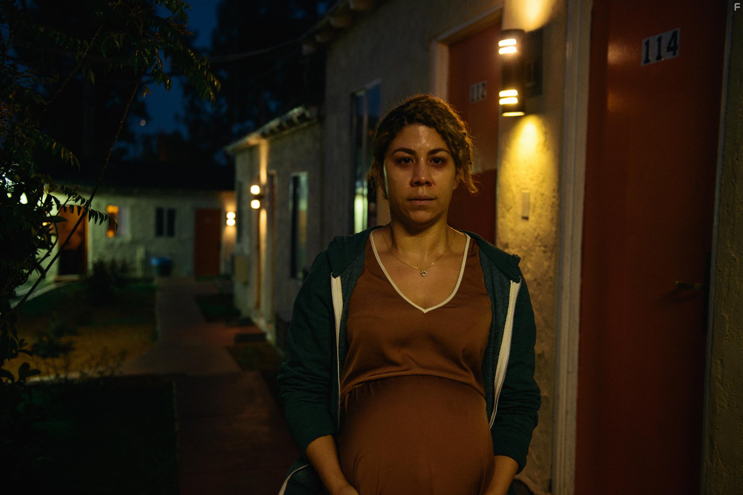 Santana Dempsey in Lowlife (2017)