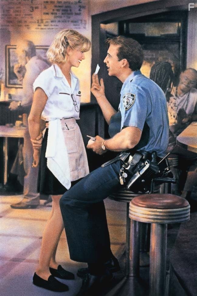 Nicolas Cage and Bridget Fonda in Счастливый случай (1994)