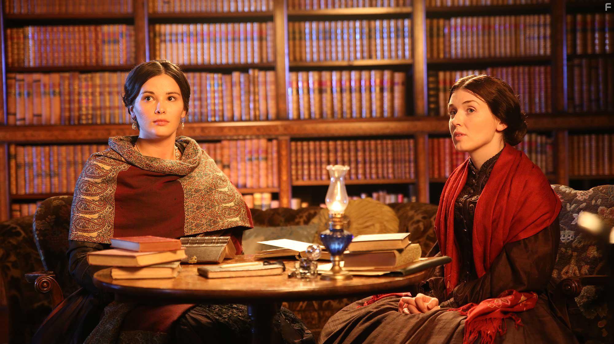 Sophie Stevens and Jess Cummings in The Black Prince (2017)