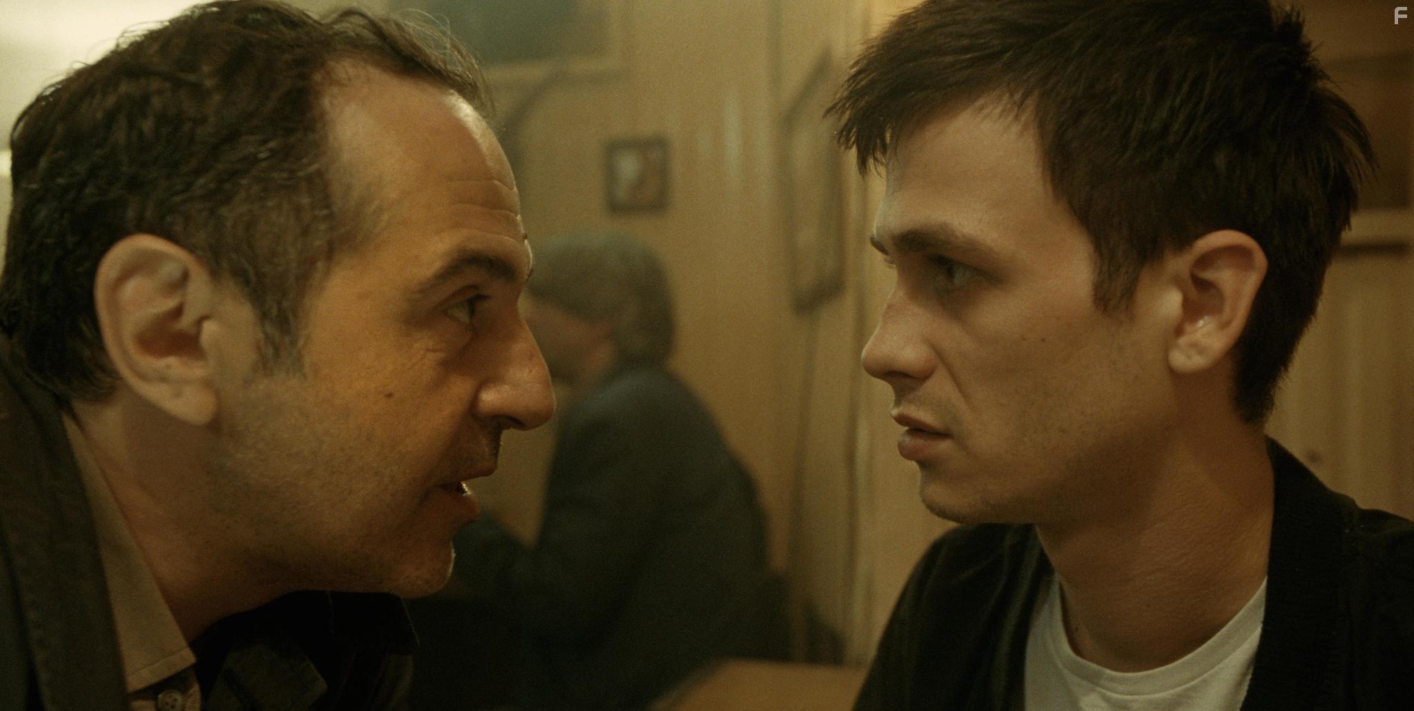 Merab Ninidze and Zsombor Jger in Jupiter holdja (2017)