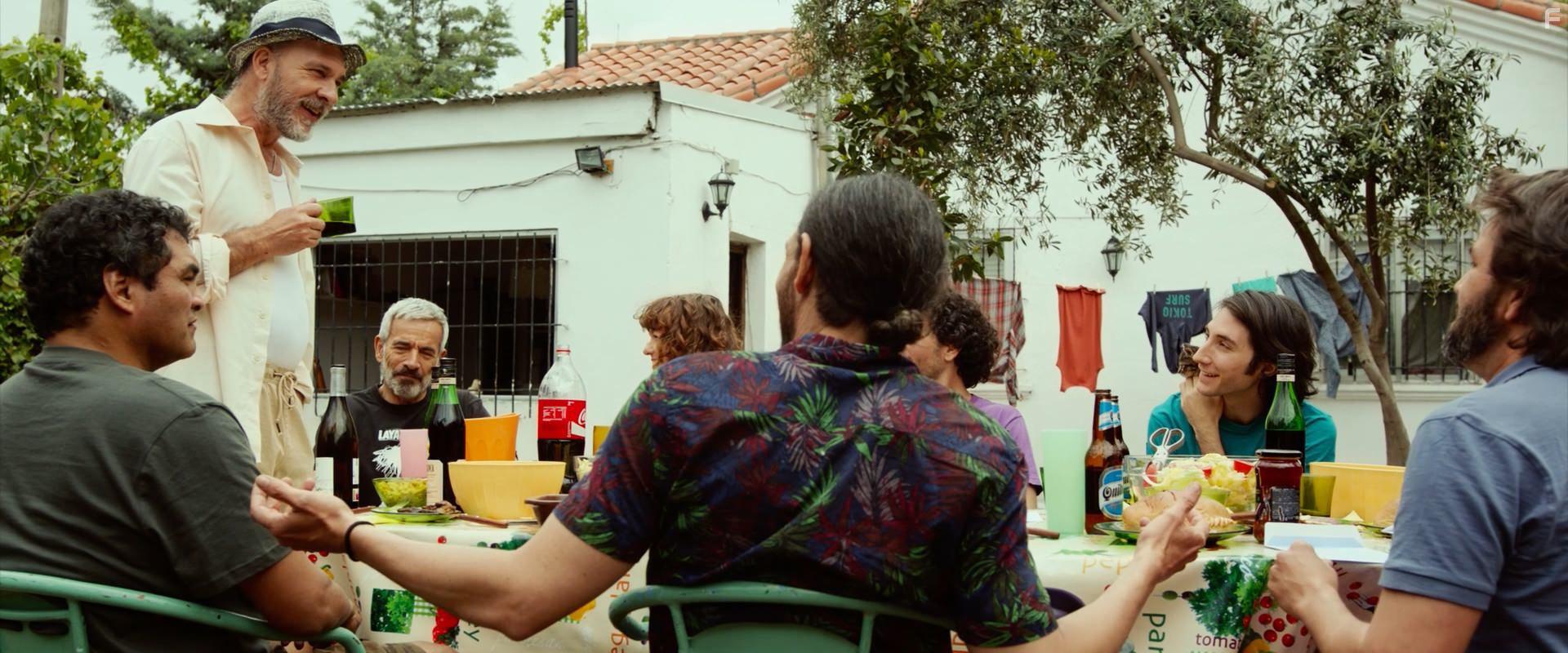 Imanol Arias and Daro Grandinetti in Despido procedente (2017)