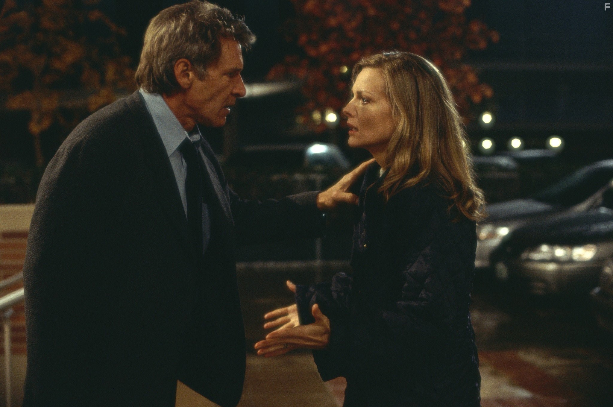 Harrison Ford and Michelle Pfeiffer in Что скрывает лoжь (2000)