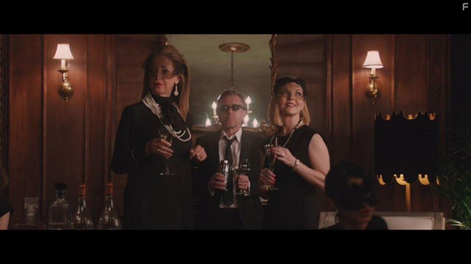 Tim Roth, Melissa Sue Anderson, and Sharon Maughan in The Con Is On (2018)
