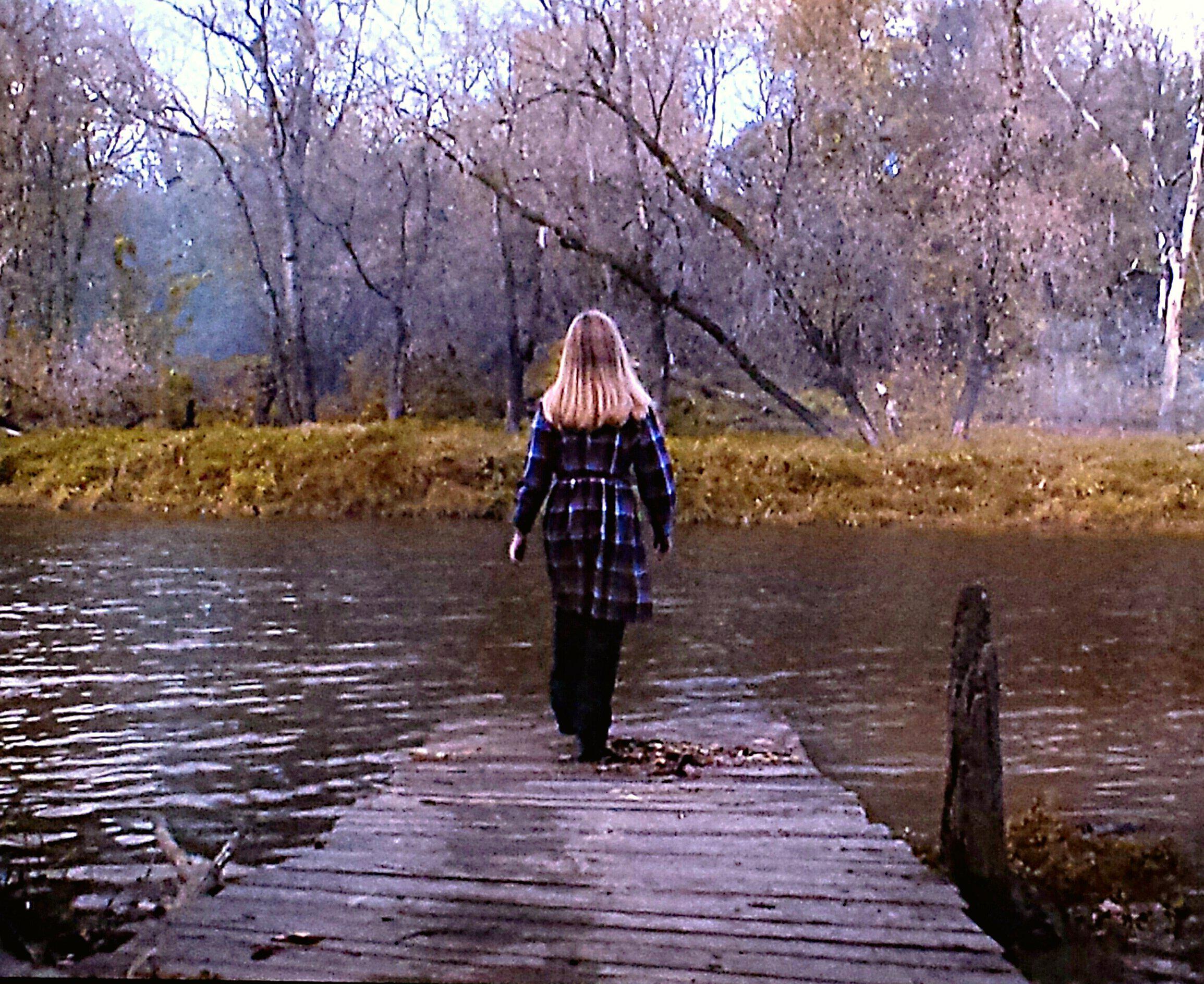 Sophie Nlisse in Wait Till Helen Comes (2016)