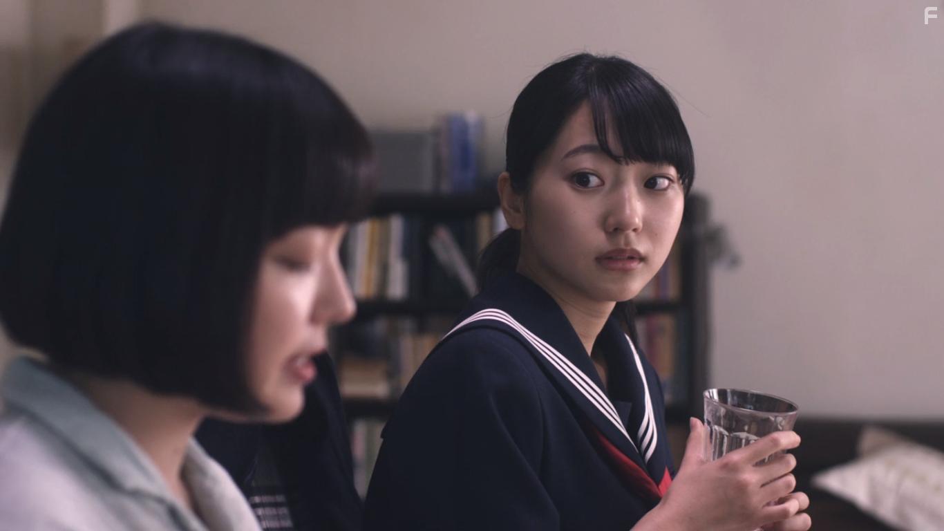 Miwako Wagatsuma and Rena Takeda in 1,000,000 yen no Onnatachi (2017)