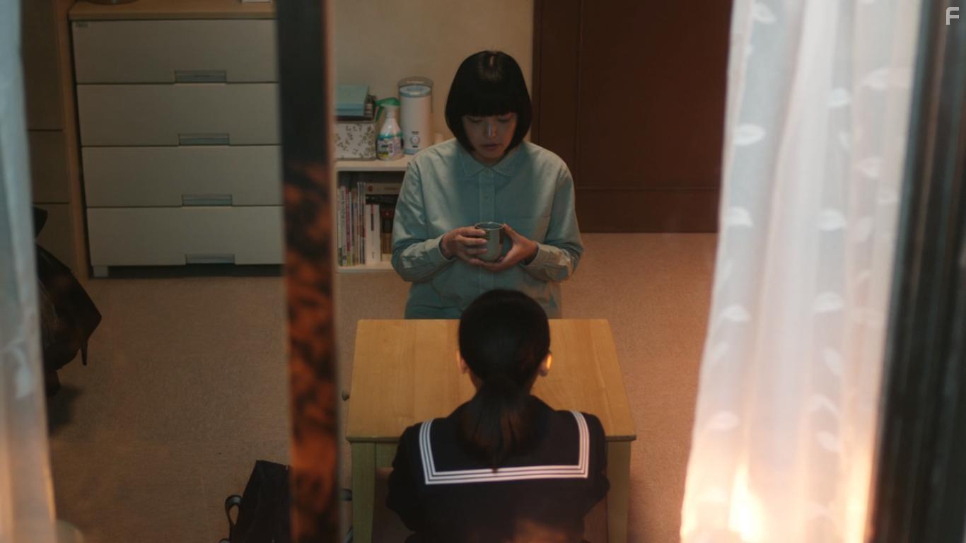Miwako Wagatsuma and Rena Takeda in 1,000,000 yen no Onnatachi (2017)