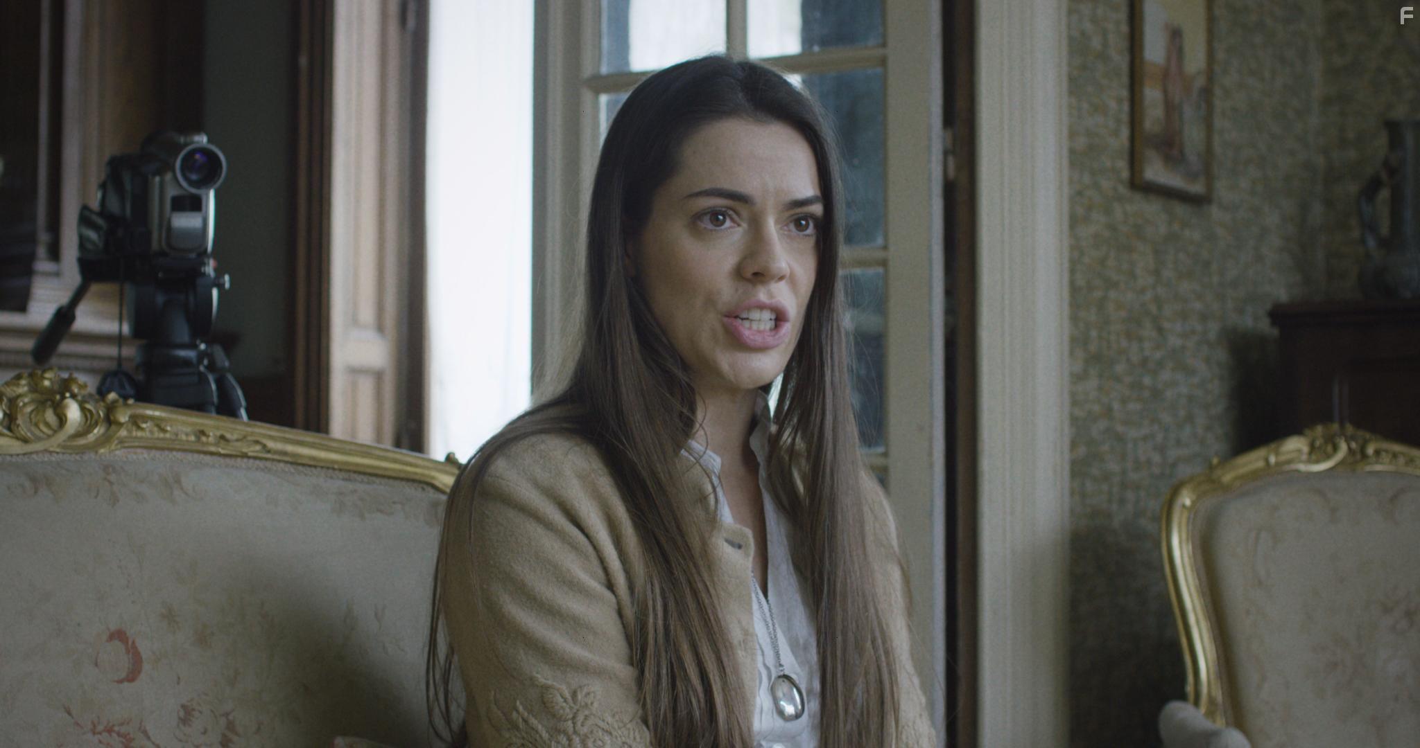 Chlo Dumas in The Follower (2017)