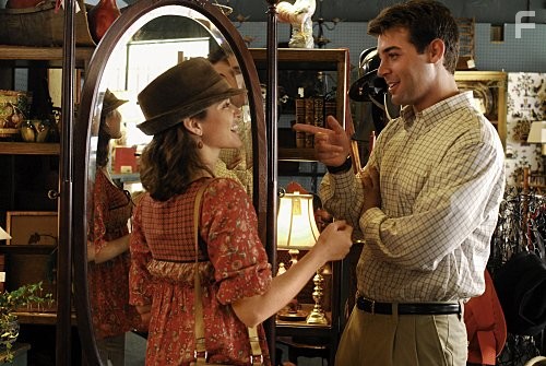 Sarah Drew and James Wolk in Перед классом (2008)