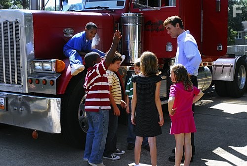 James Wolk and Nicholas Stargel in Перед классом (2008)